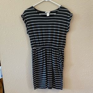 H&M stripped dress with short sleeves and pockets